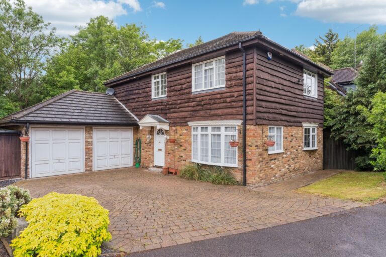 Lawn Vale, Pinner, HA5