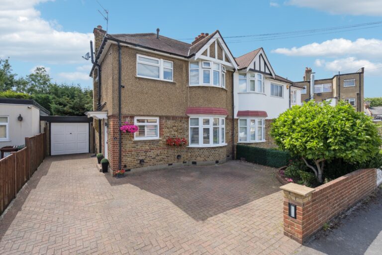 Bell Close, Pinner, HA5