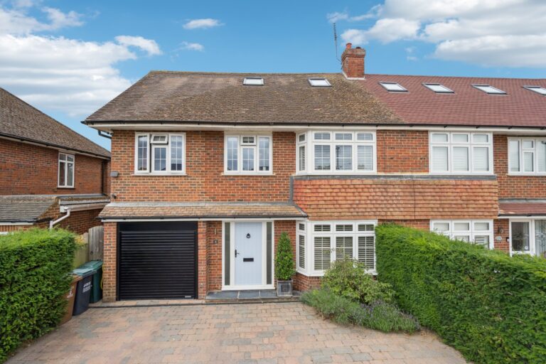 Eastwick Crescent, Rickmansworth, WD3