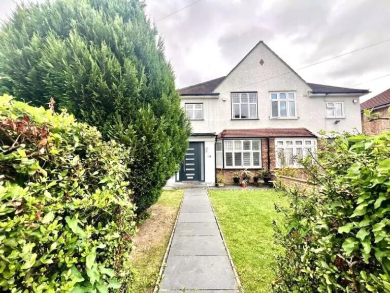 Lyncroft Avenue