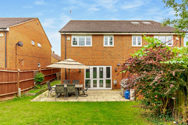 Chalk Dell, Mill End, Rickmansworth, WD3