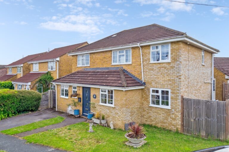 Pineapple Road, Amersham