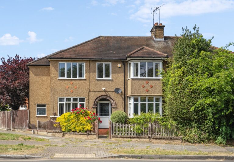 Lincoln Road, North Harrow HA2