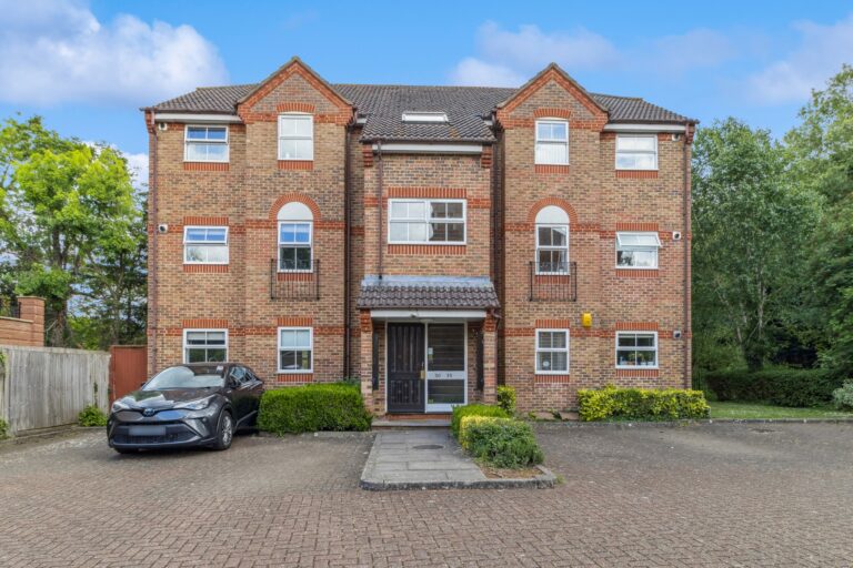 Salters Close, Rickmansworth, WD3