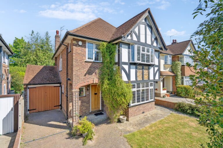Cuckoo Hill Drive, Pinner HA5