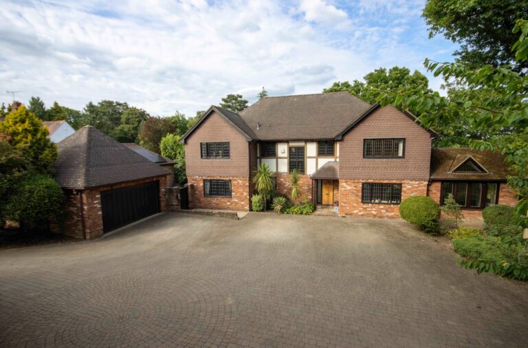 Burfield Road, Chorleywood, WD3