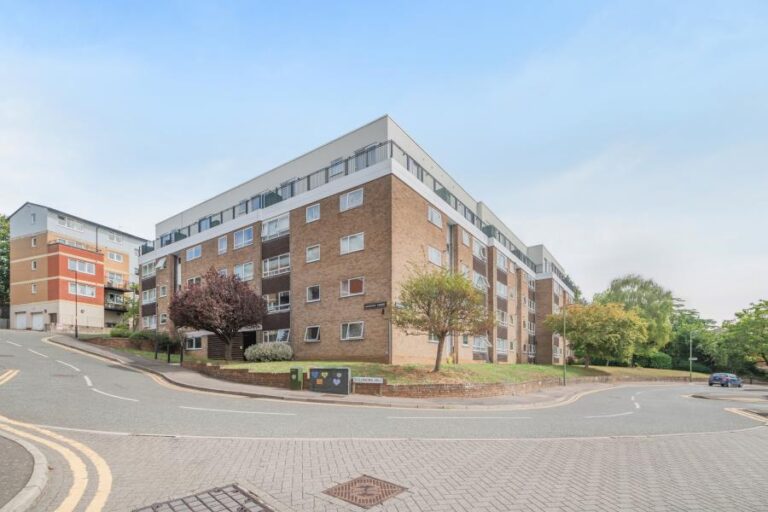 Ashleigh Court, Solomons Hill