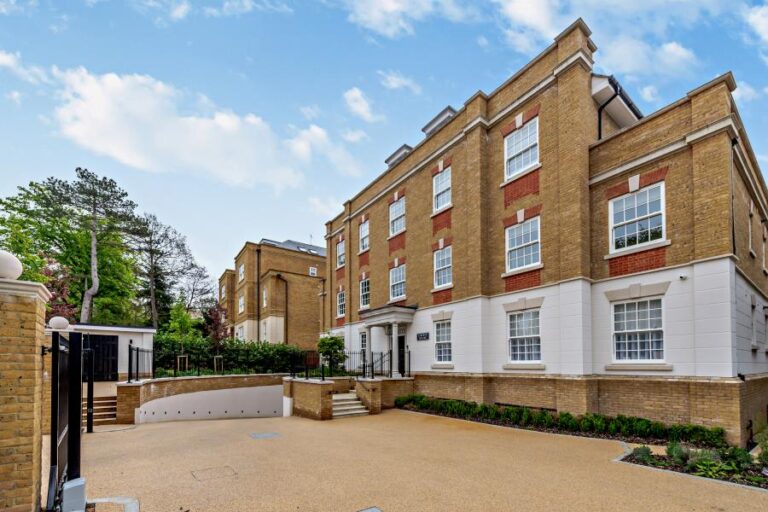 Liberty House, Eastbury Avenue