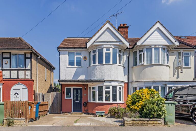 Warden Avenue