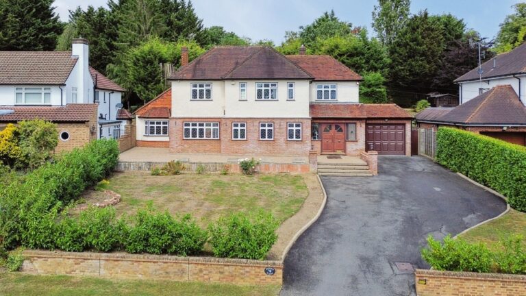 Park View Road, Pinner Hill, Pinner HA5