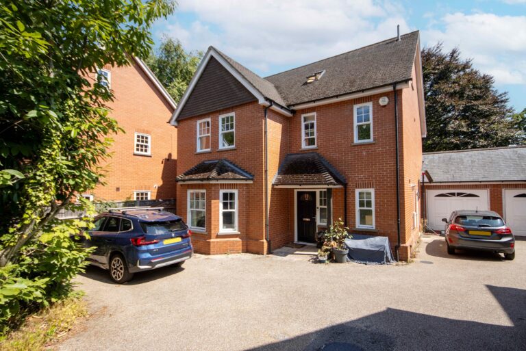 Shire Lane, Chorleywood, WD3