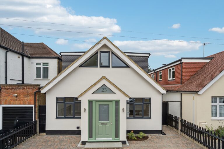 Avenue Road, Pinner HA5