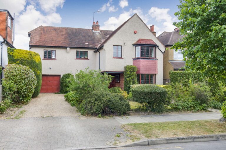 High View, Pinner, HA5
