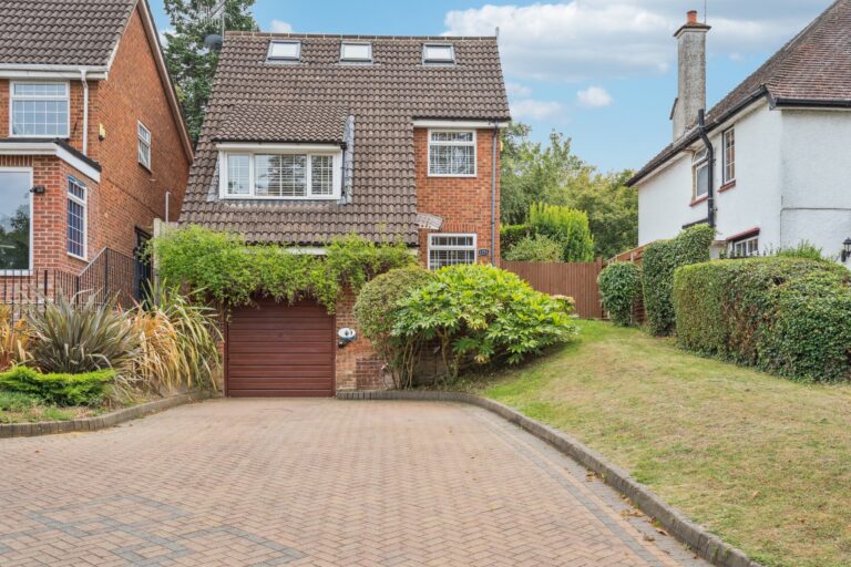 Hampermill Lane, Watford WD19