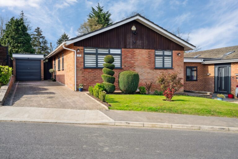 Curzon Place, Pinner, Middlesex HA5