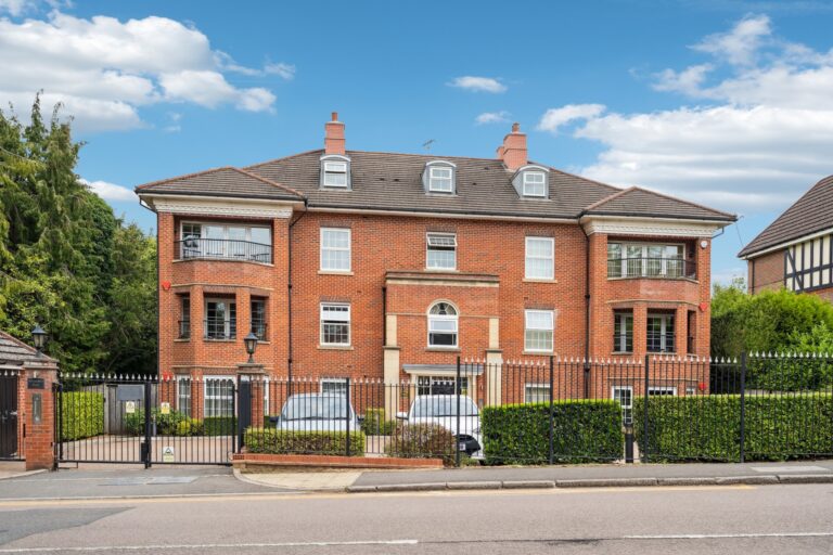 29 Eastbury Avenue , Northwood
