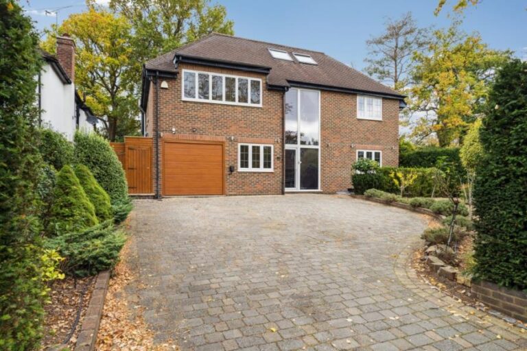 The Broadwalk, Northwood