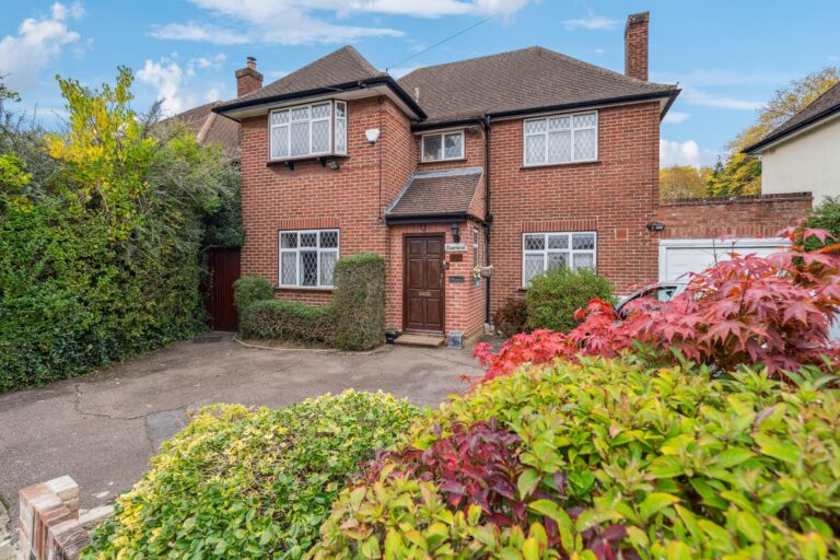 Cuckoo Hill Drive, Pinner HA5