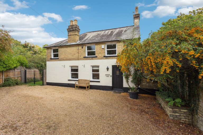 West End Lane, Pinner, HA5
