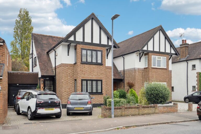 Pinner View, North Harrow HA1