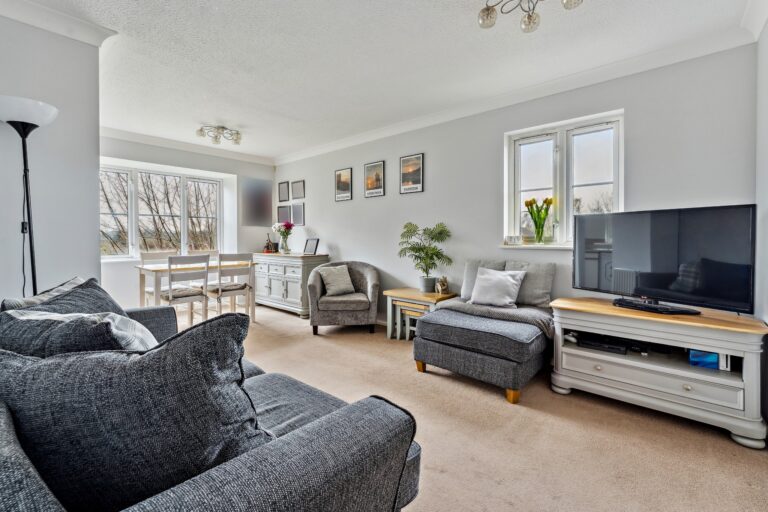 Thompson Way, Mill End, Rickmansworth, WD3