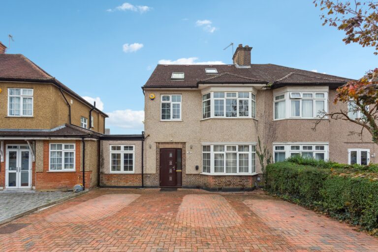 Pinner Park Avenue, Harrow HA2