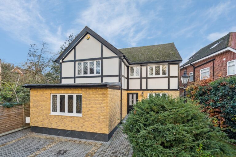 Grange Gardens, Pinner Village, HA5