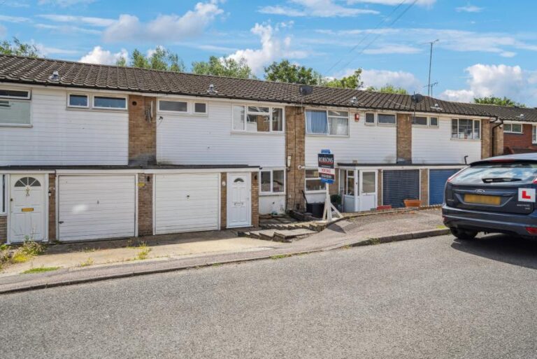 Knoll Crescent, Northwood