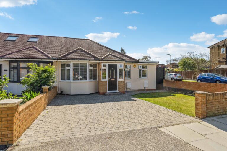 Wentworth Drive, Pinner, HA5