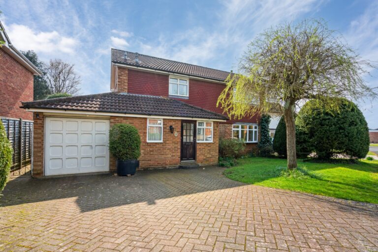 Arnett Close, Rickmansworth, WD3