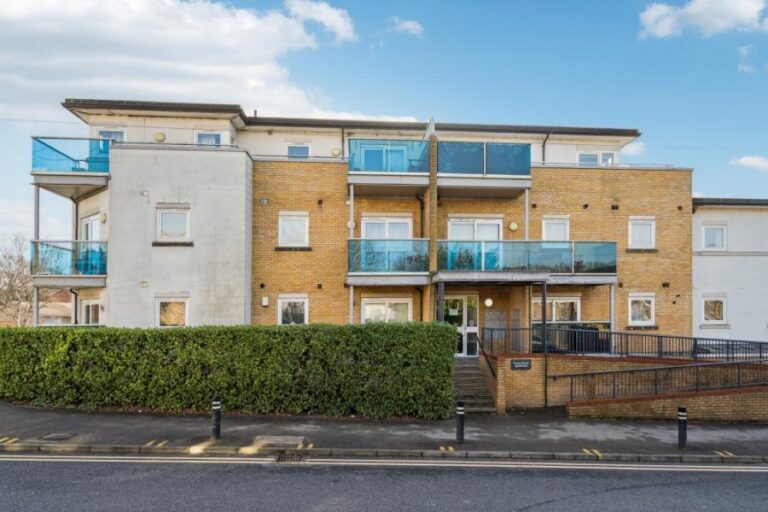 Waters Reach, Ruislip