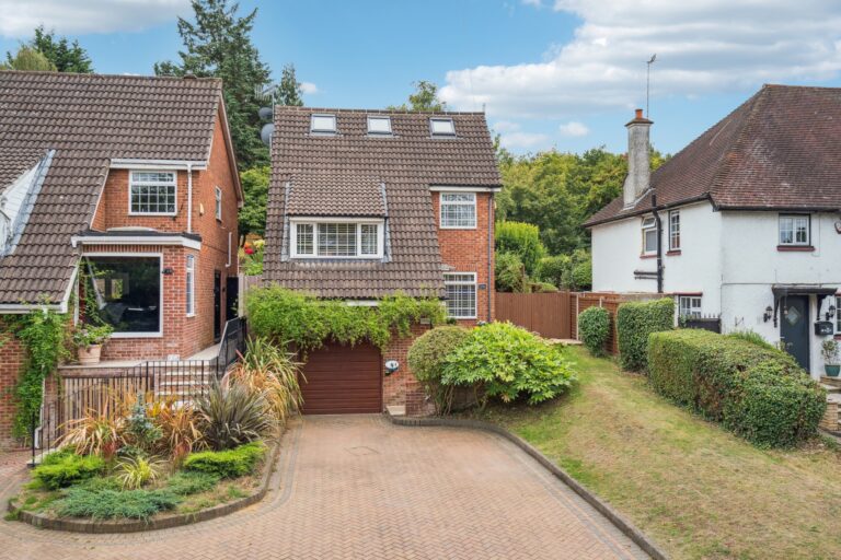 Hampermill Lane, Watford WD19