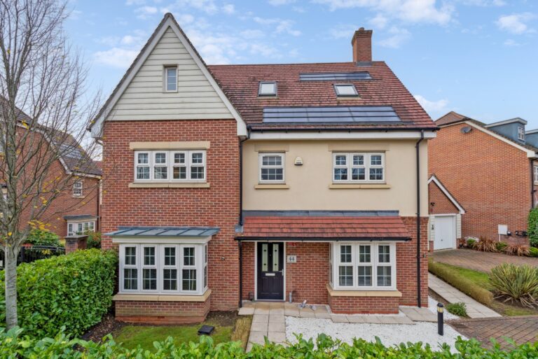 Ducks Hill Road, Northwood