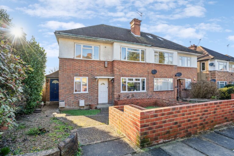 Harlyn Drive, Pinner HA5