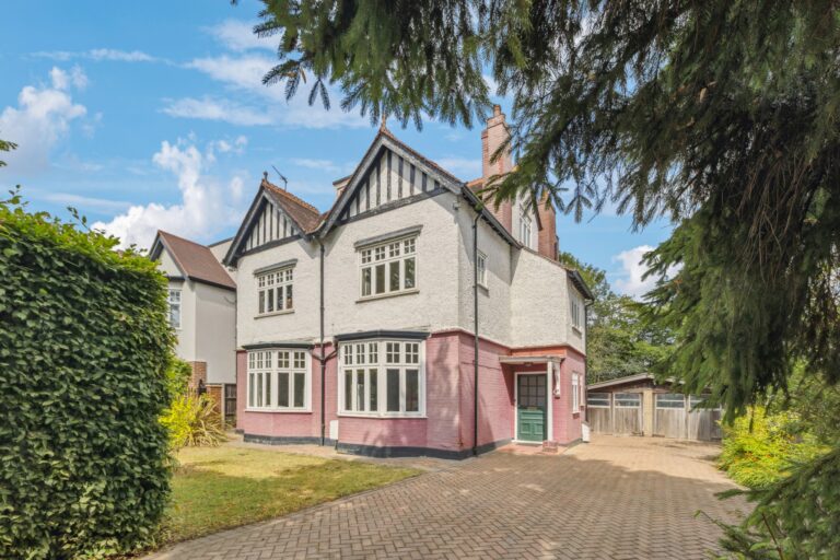 Royston Park Road, Hatch End, Pinner HA5
