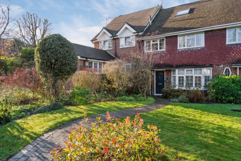 Wakehams Hill, Pinner Village, HA5