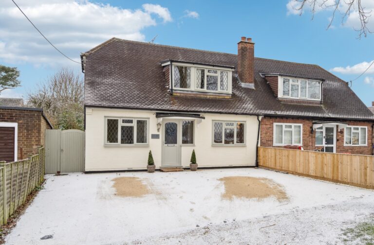 Mitchell Walk, Amersham