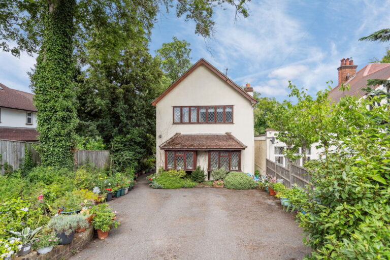 Chorleywood Road, Rickmansworth, WD3