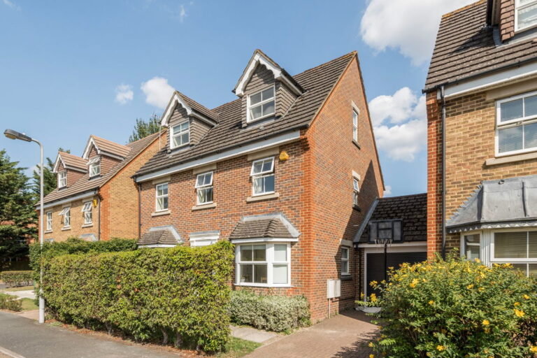 Stirling Avenue, Pinner HA5