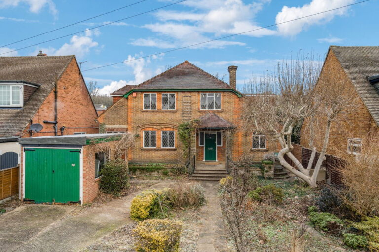 Wood Rise, Pinner HA5