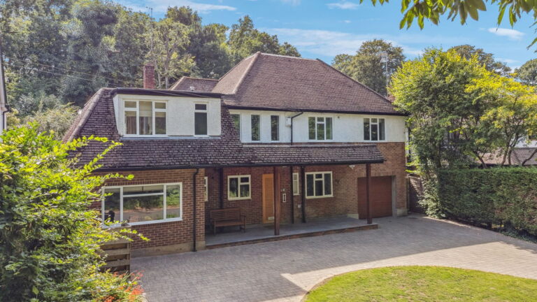 Grovewood Close, Chorleywood, Herts, WD3 5PX