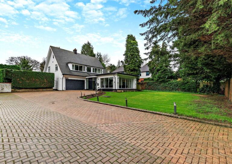 Oxhey Lane, Hatch End, Pinner HA5