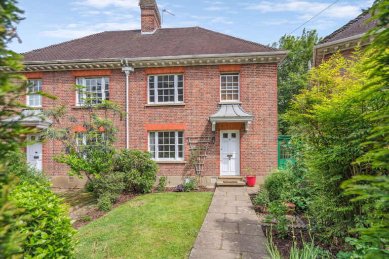 Waxwell Close, Pinner, HA5