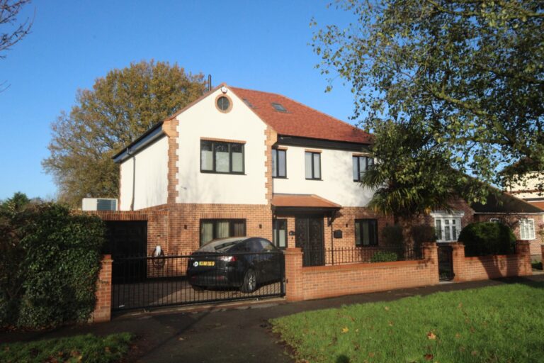 West End Lane, Pinner HA5