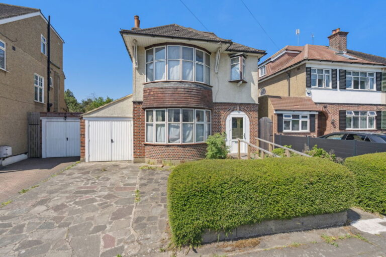 Rayners Lane, Pinner HA5