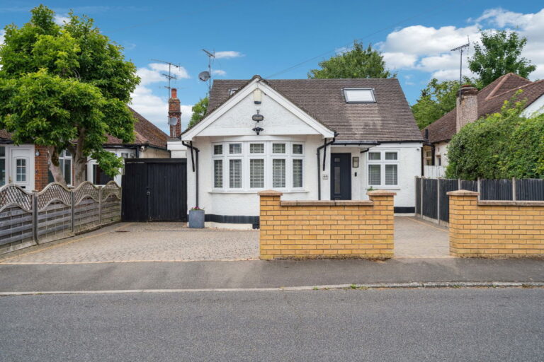 Maycroft, Pinner HA5