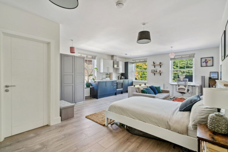 Penn House, High Street, Rickmansworth, WD3