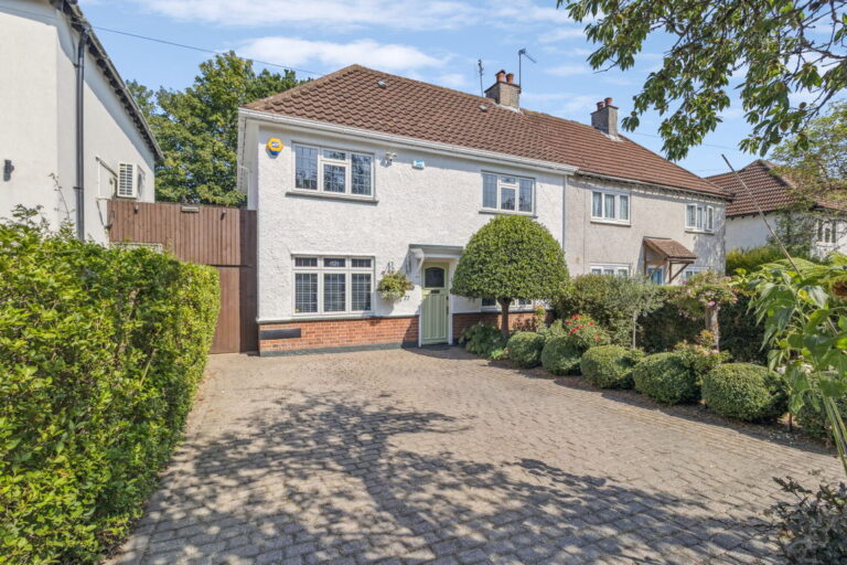 Pinner Hill Road, Pinner, HA5