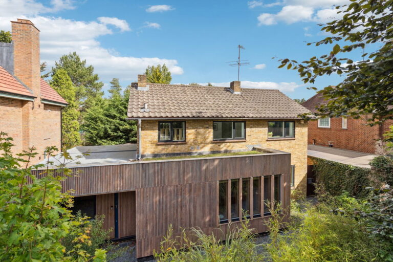 West End Lane, Pinner HA5