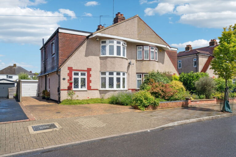 Wimborne Drive, Pinner HA5